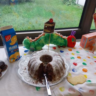 Das Buffet ging weiter mit einem Schokoladenkuchen…